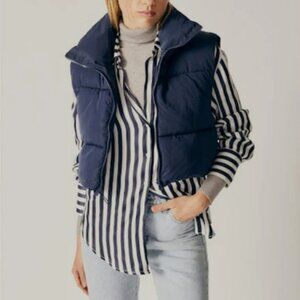 DELUC  Forsythia Puffer cropped vest in Navy